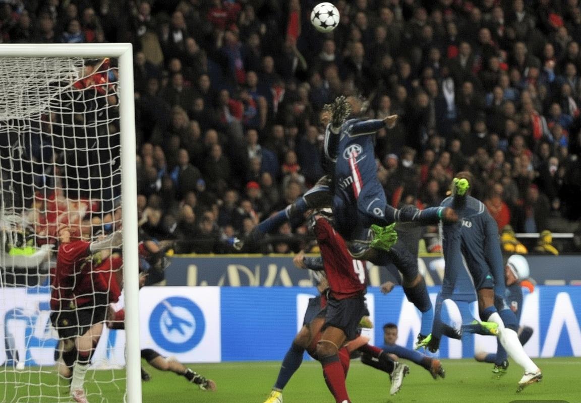 巴黎圣日耳曼对曼联欧冠对决：战术解析与经典瞬间回顾(图1)