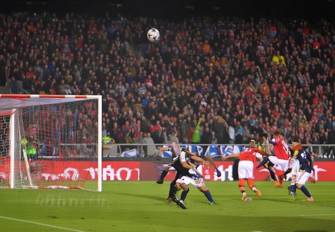 巴萨利物浦巅峰对决：赛点瞬间与战术解析(图3)